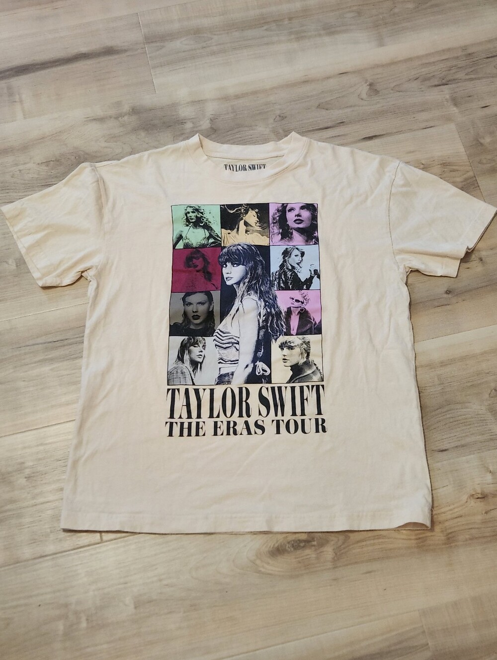 🎤Taylor Swift The Eras Tour T-shirt Size Medium Cream Beige Great Condition
